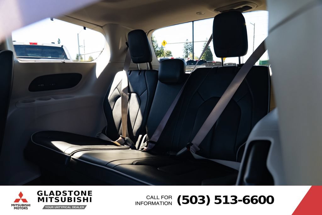 Used 2021 Chrysler Pacifica Limited AWD/4WD image 22