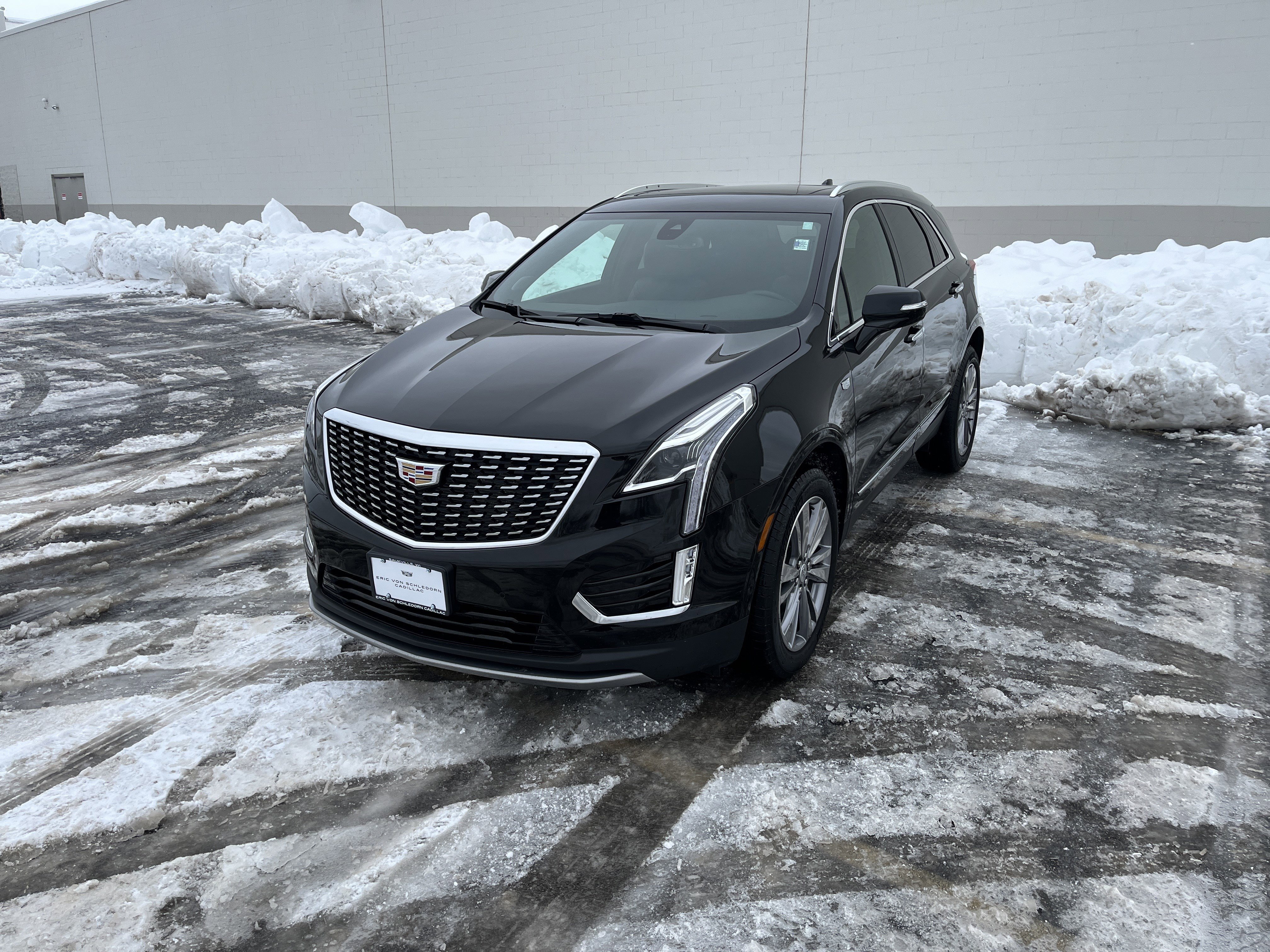 Used 2025 Cadillac XT5 Premium Luxury image 1