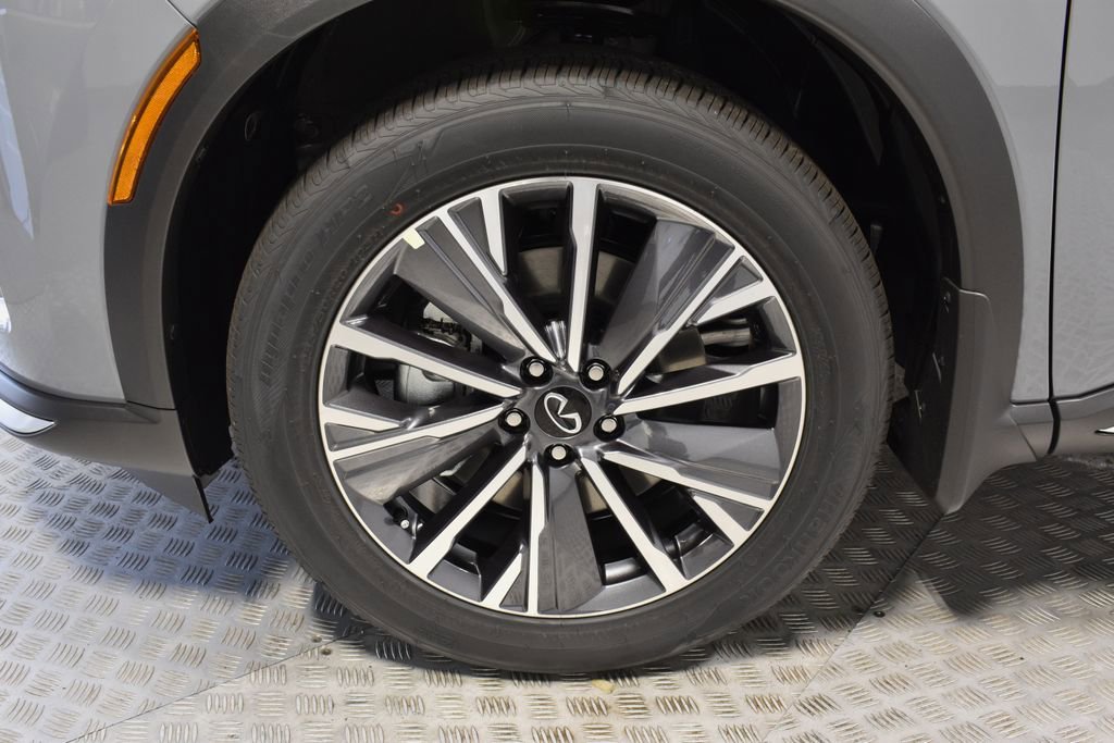 New 2026 INFINITI QX60 Luxe w/ Family Package image 13