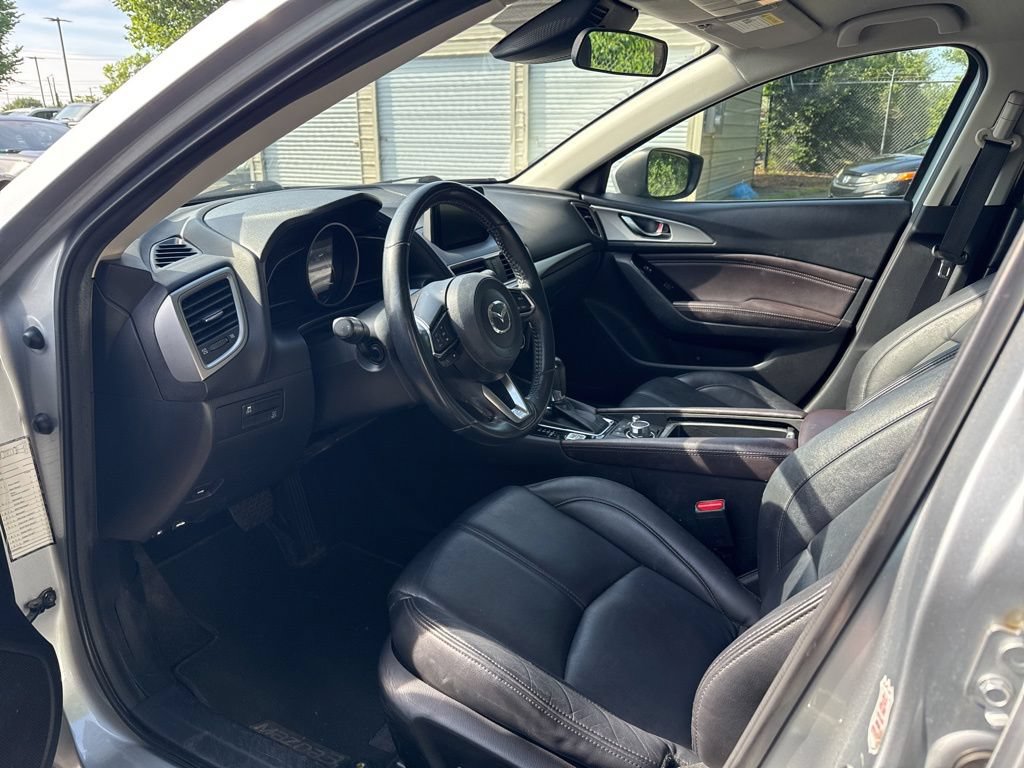 Used 2017 MAZDA MAZDA3 Touring FWD image 9