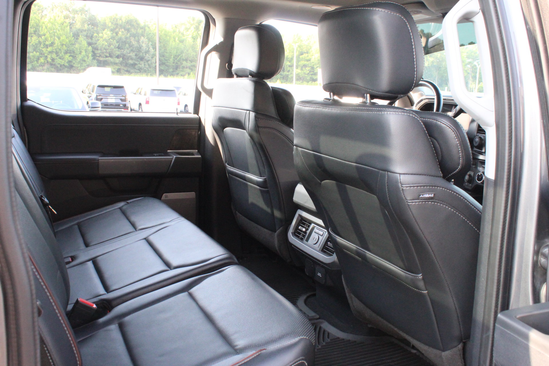 Used 2023 Ford F250 Lariat w/ Lariat Ultimate Package AWD/4WD image 34