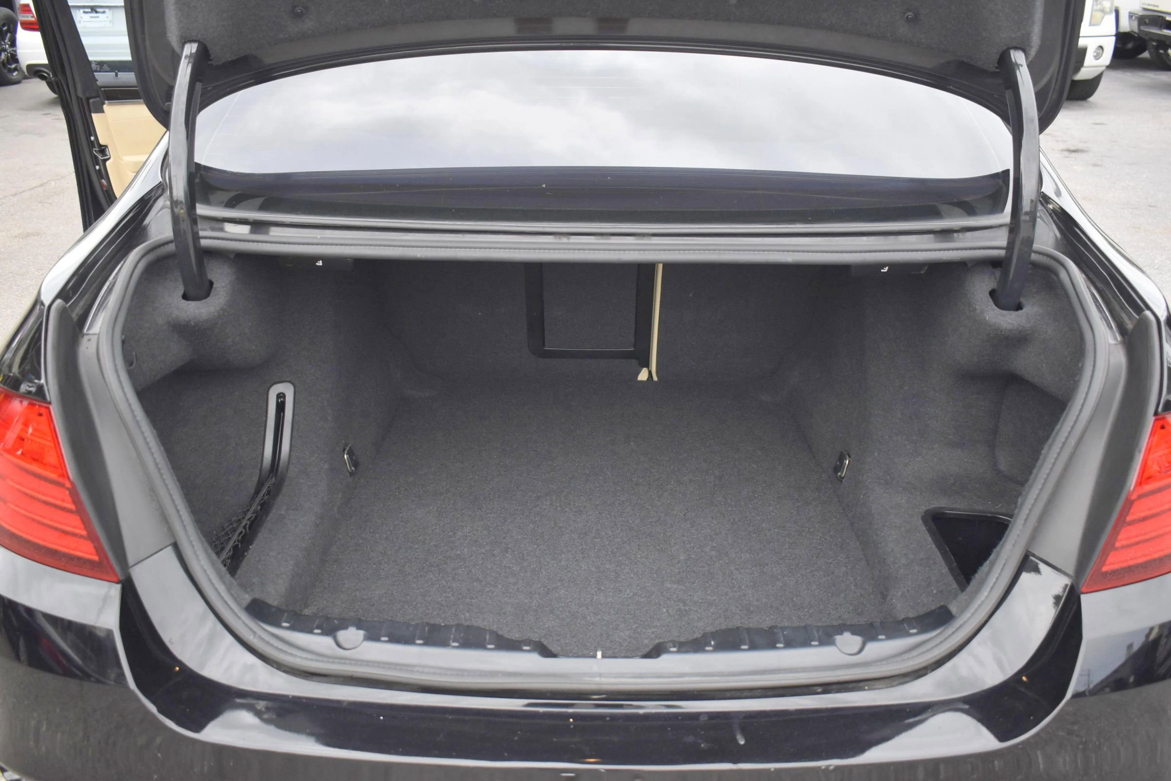 Used 2015 BMW 528i Sedan image 30