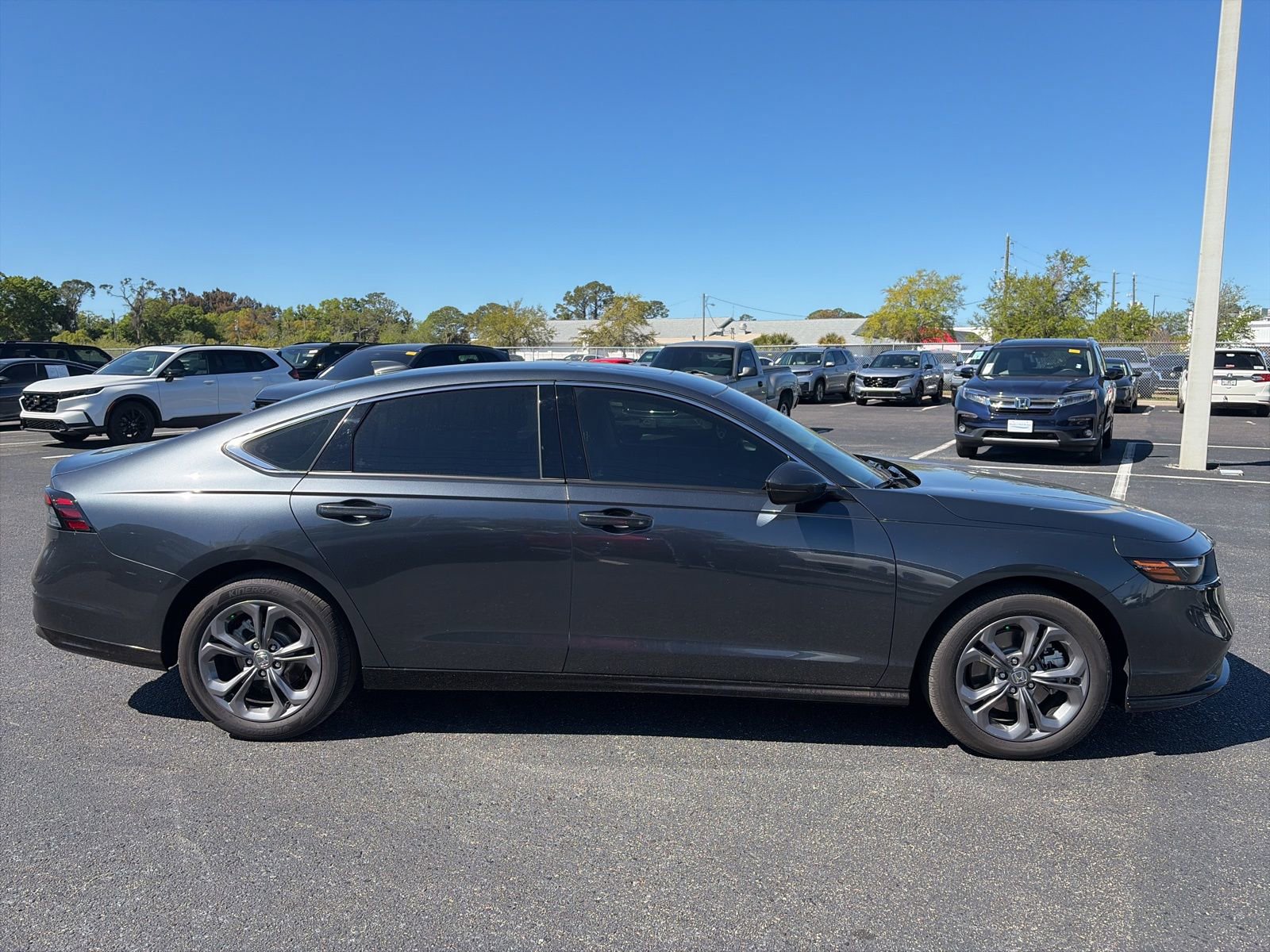 Used 2025 Honda Accord EX-L image 8