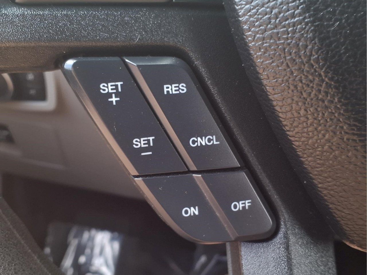 Used 2018 Ford F150 XLT AWD/4WD image 23
