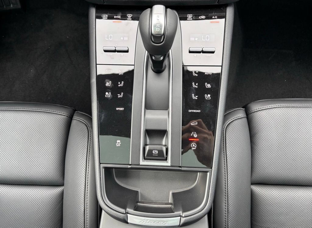 New 2026 Porsche Macan AWD/4WD image 23
