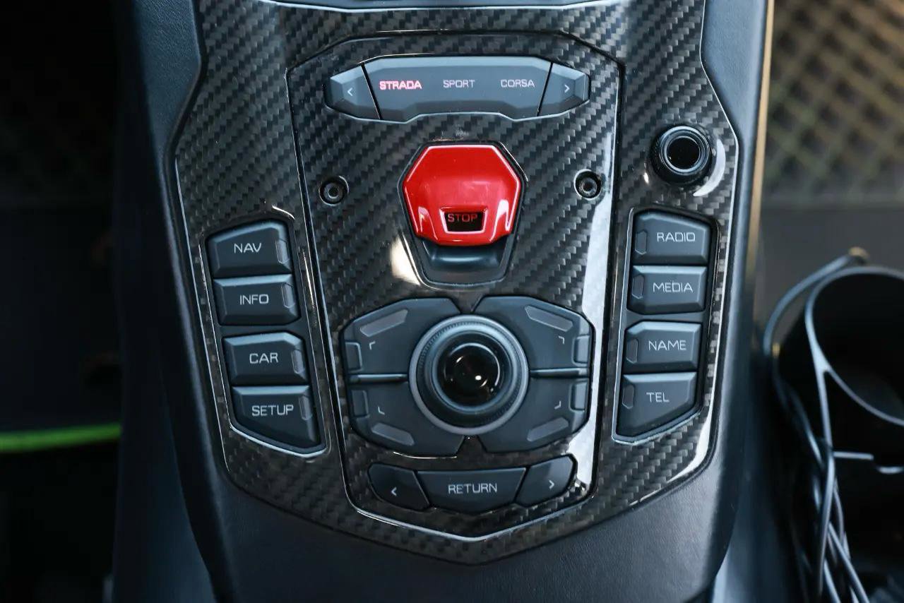 Used 2012 Lamborghini Aventador LP 700-4 image 30