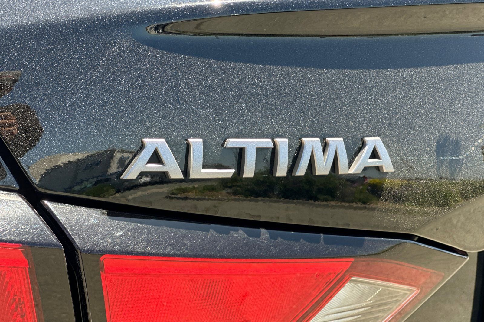 Used 2025 Nissan Altima 2.5 SV FWD image 26