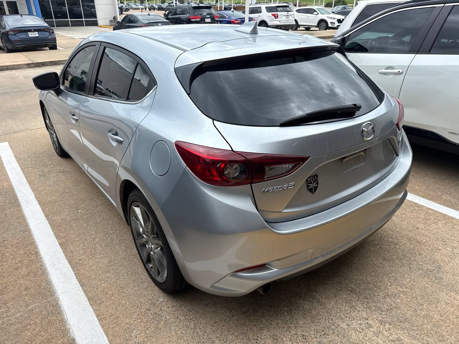 Used 2018 MAZDA MAZDA3 Touring FWD image 5
