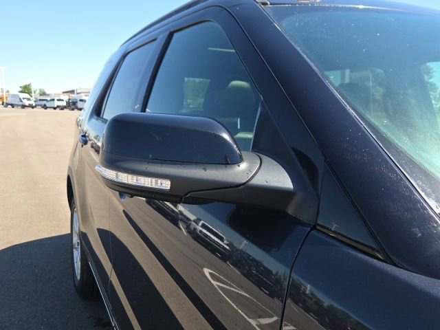 Used 2017 Ford Explorer XLT w/ Equipment Group 202A AWD/4WD image 5