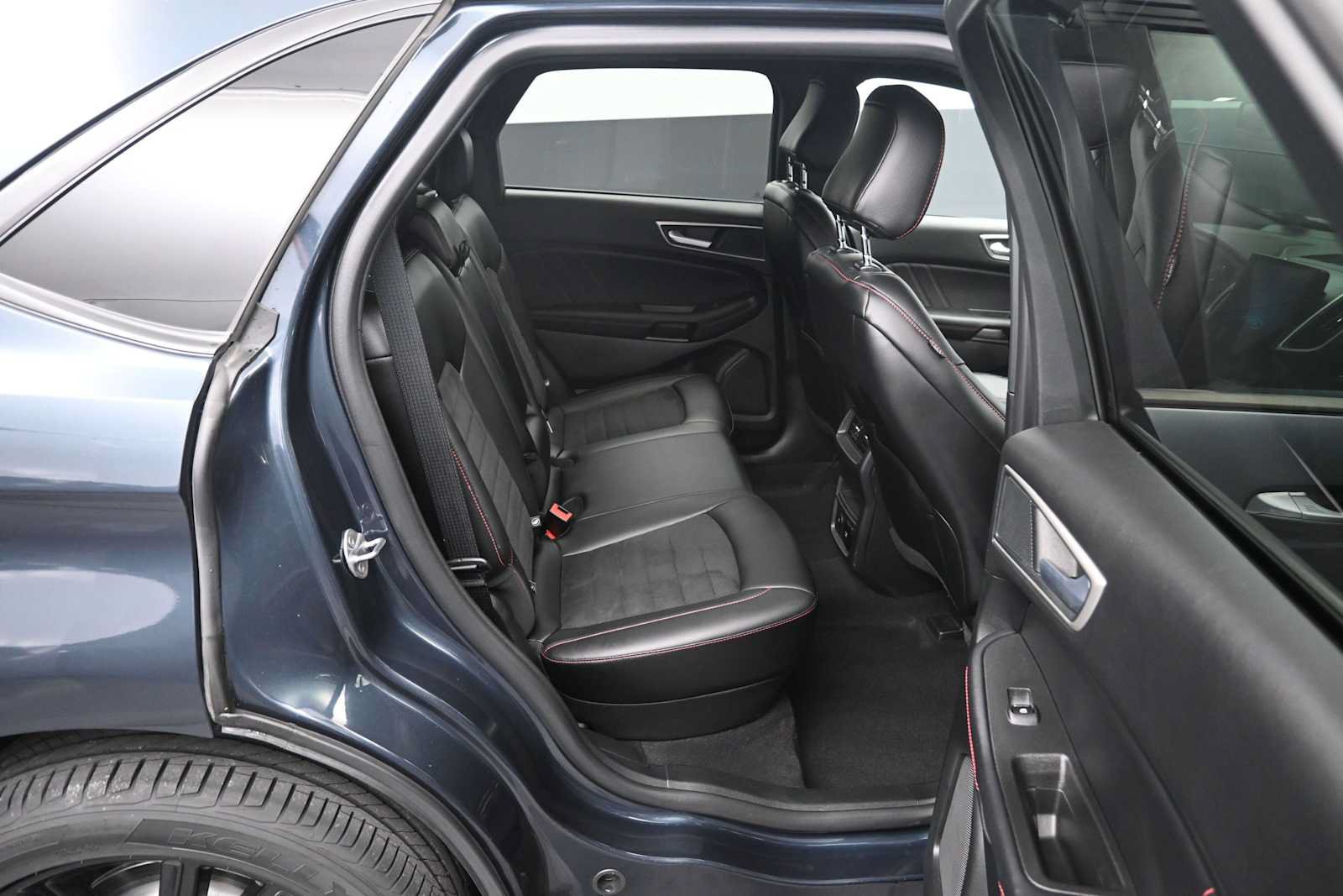 Used 2024 Ford Edge ST-Line AWD/4WD image 23