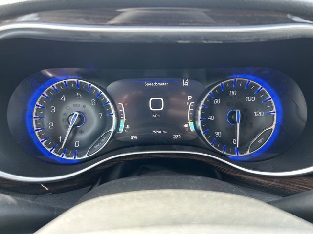 Used 2022 Chrysler Pacifica Limited w/ Uconnect Theater Family Group AWD/4WD image 11