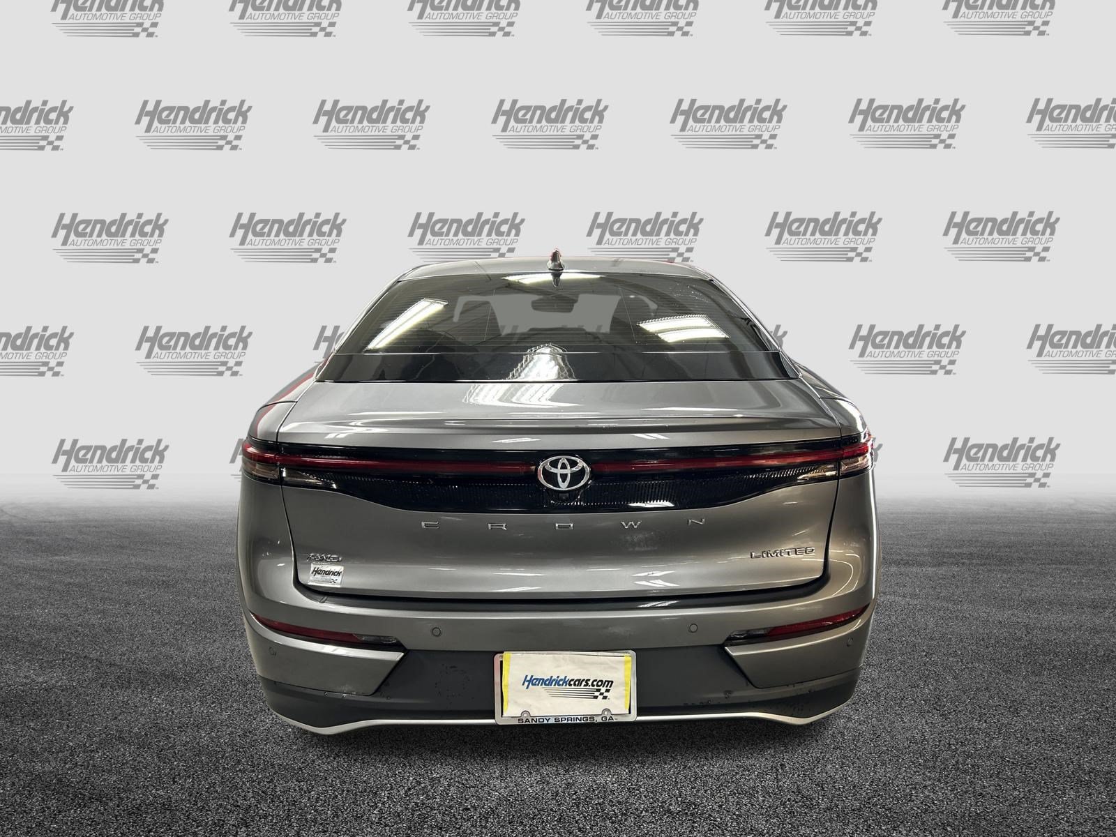 Used 2023 Toyota Crown AWD/4WD image 9