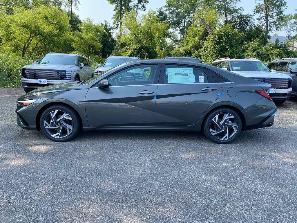 New 2026 Hyundai Elantra Limited FWD image 7