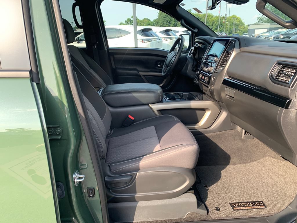 Used 2024 Nissan Titan SV w/ SV Bronze Edition Package AWD/4WD image 31