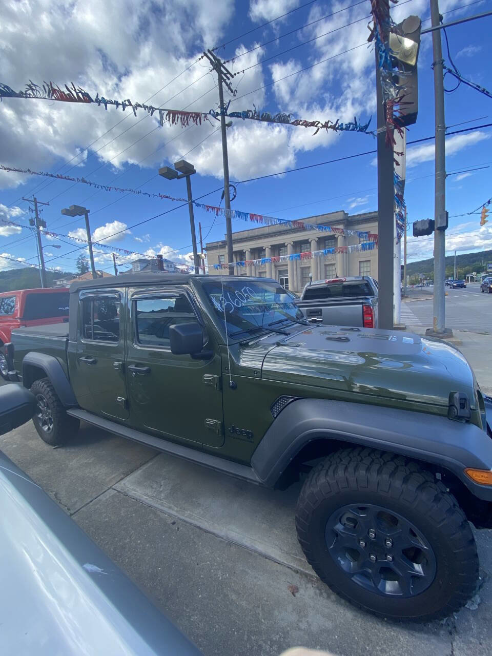 Used 2023 Jeep Gladiator Sport w/ Trailer Tow Package image 5