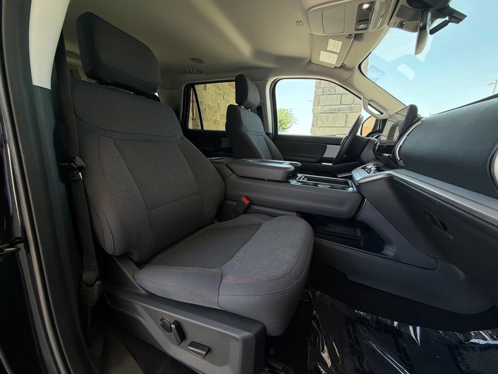 Certified 2025 Ford Expedition Active AWD/4WD image 20