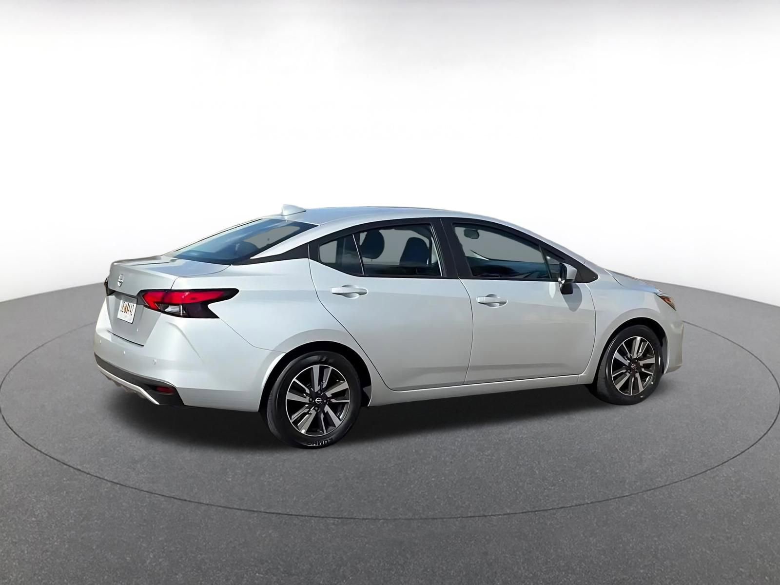 Used 2025 Nissan Versa SV image 15