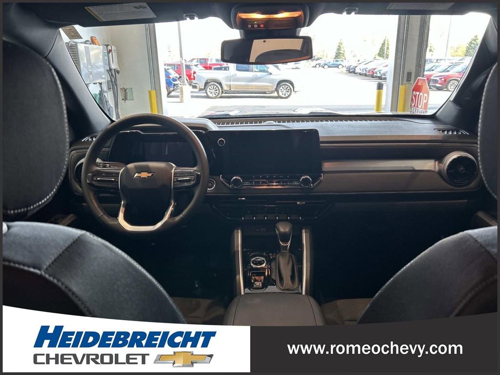 Used 2023 Chevrolet Colorado LT w/ LT Convenience Package II AWD/4WD image 16