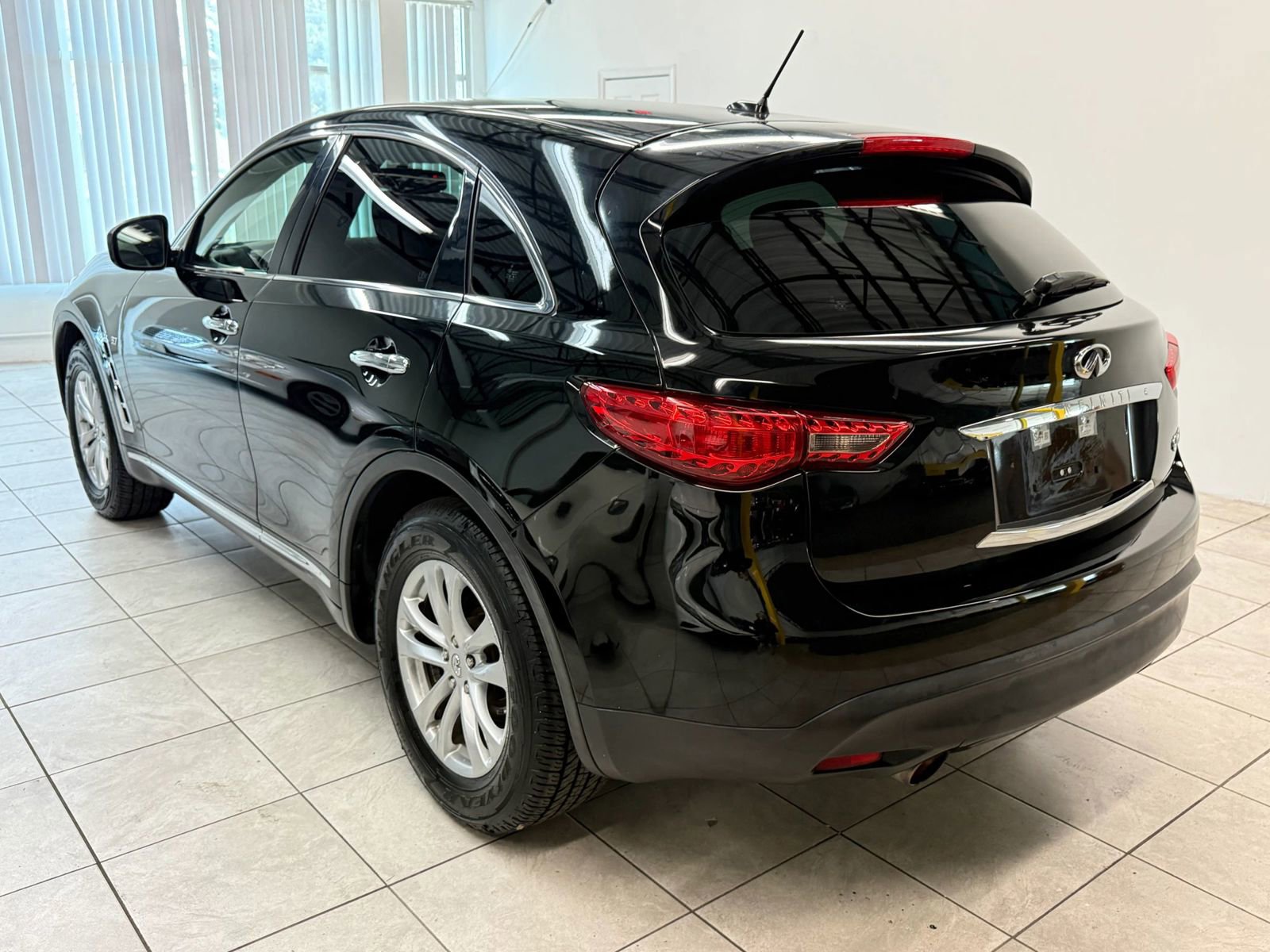 Used 2016 INFINITI QX70 3.7 image 7