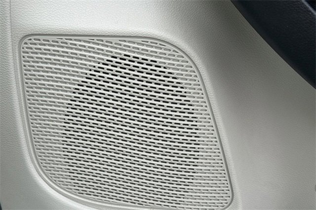 Used 2020 Chrysler Pacifica Limited image 23