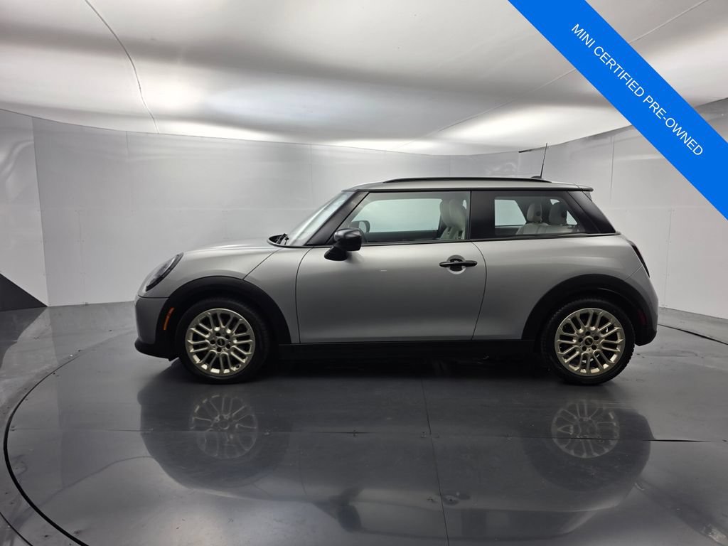 Used 2025 MINI Cooper 2-Door Hardtop FWD image 7