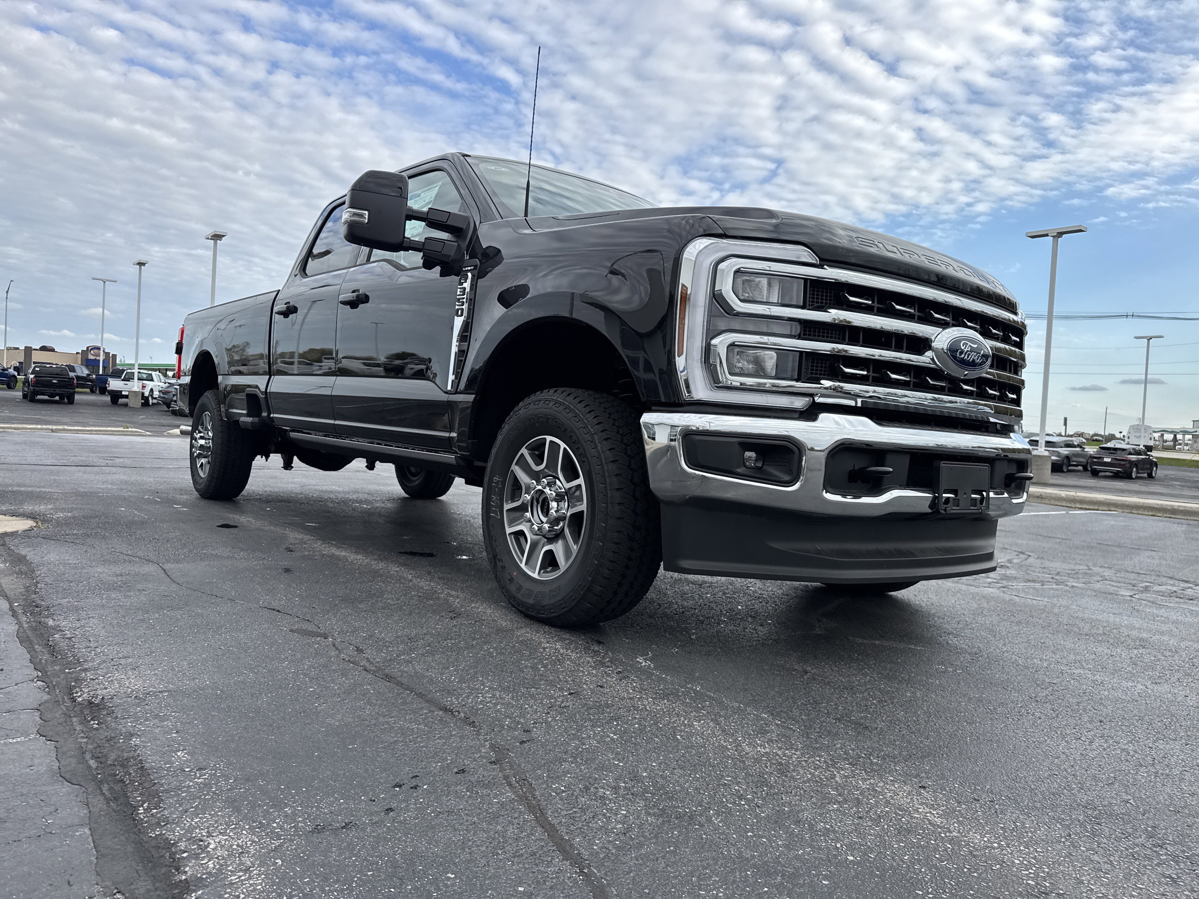 New 2026 Ford F350 Lariat w/ FX4 Off-Road Package image 5