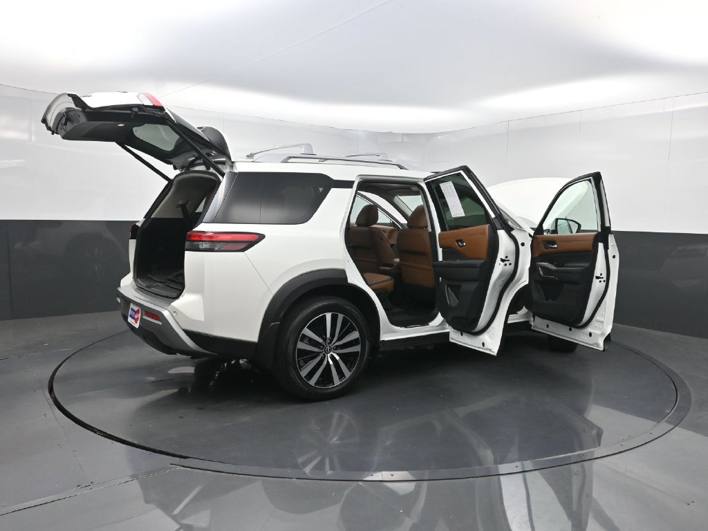 Used 2024 Nissan Pathfinder Platinum FWD image 43