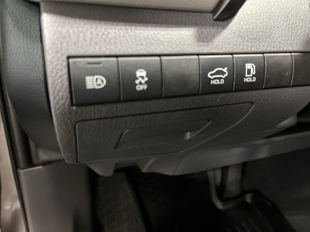 Used 2020 Toyota Camry LE w/ Cold Weather Package AWD/4WD image 32