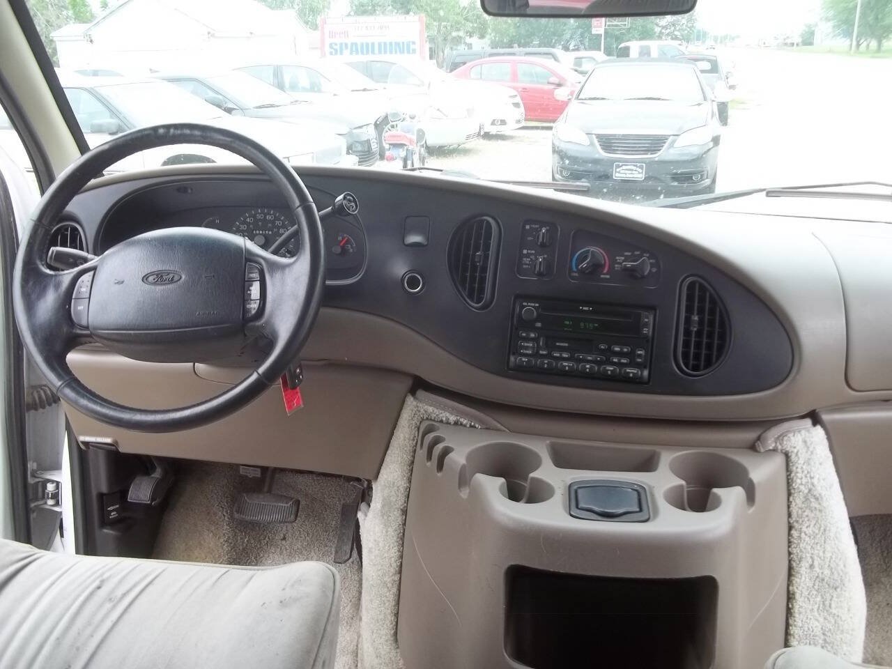 Used 2001 Ford E-150 and Econoline 150 RWD image 10