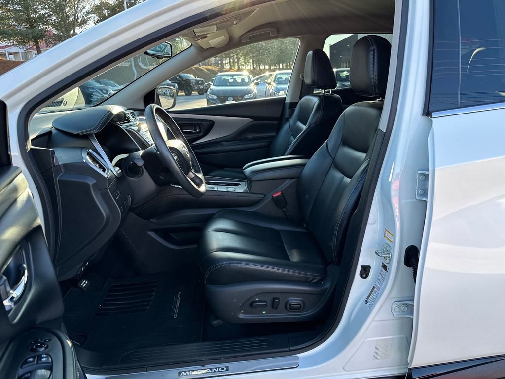 Used 2023 Nissan Murano SV w/ SV Midnight Edition Package image 10
