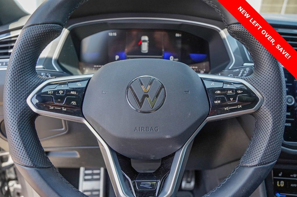 Used 2024 Volkswagen Tiguan SE R-Line image 12