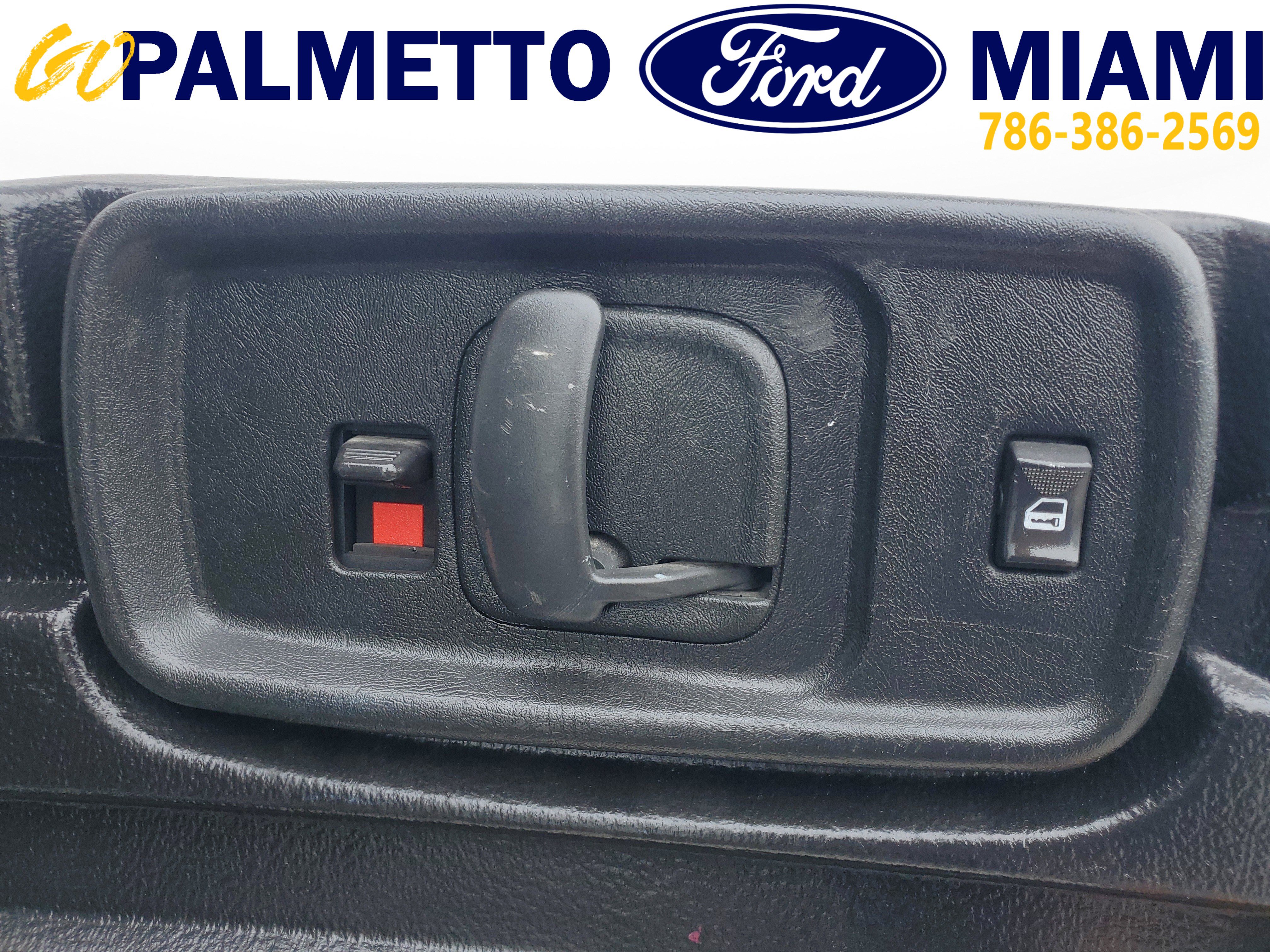 Used 2018 Chevrolet Express 2500 image 12