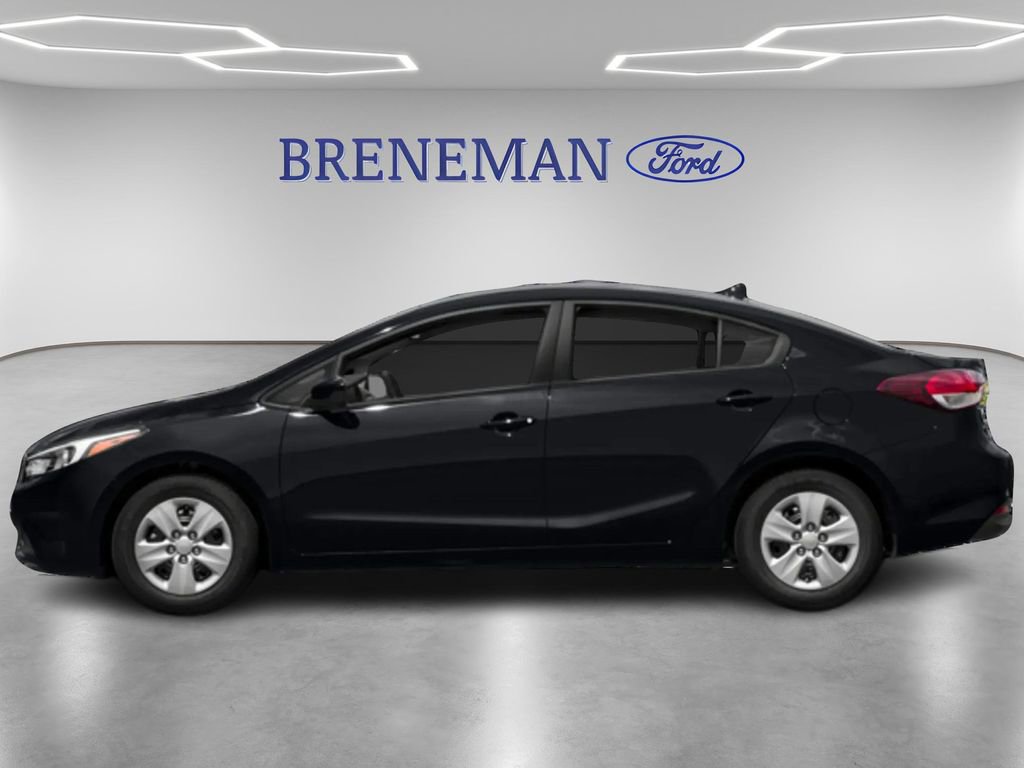 Used 2017 Kia Forte LX image 3