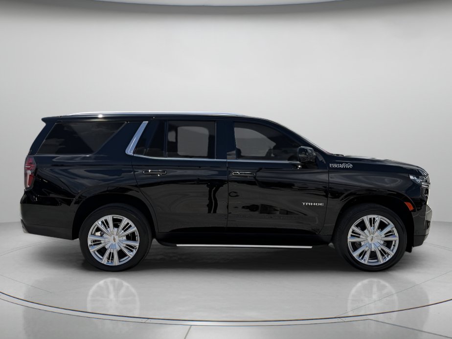 Used 2024 Chevrolet Tahoe High Country RWD image 2