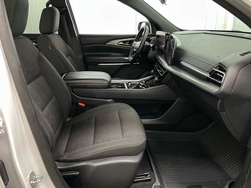 Certified 2024 Chevrolet Traverse LT FWD image 37