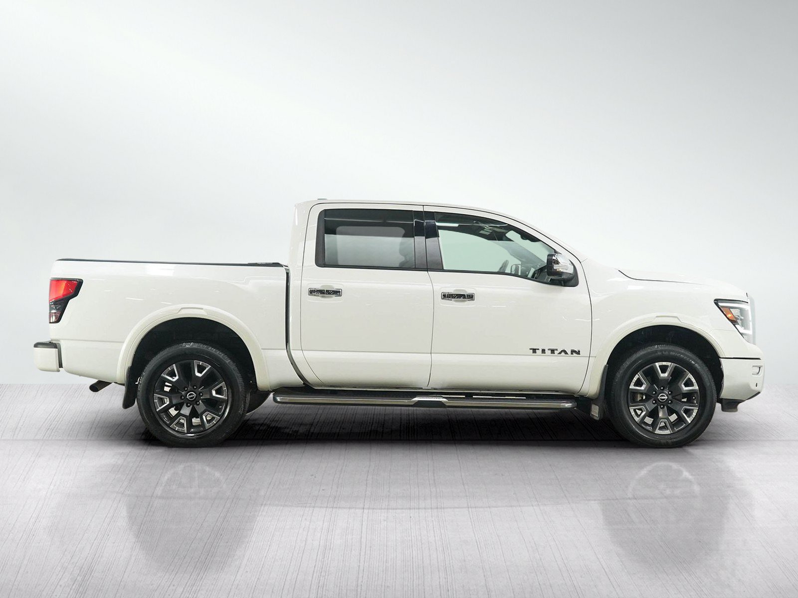 Used 2023 Nissan Titan Platinum Reserve w/ Off Road Protection Package AWD/4WD image 6