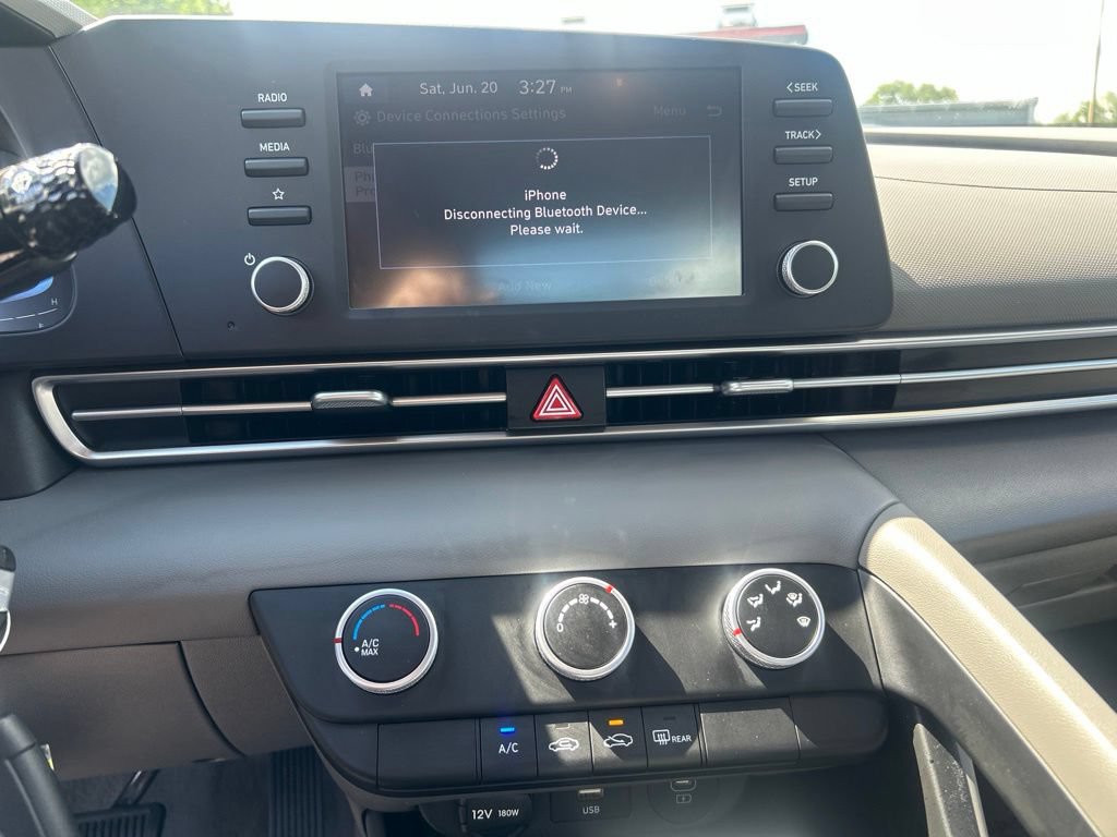 Used 2024 Hyundai Elantra SE FWD image 19