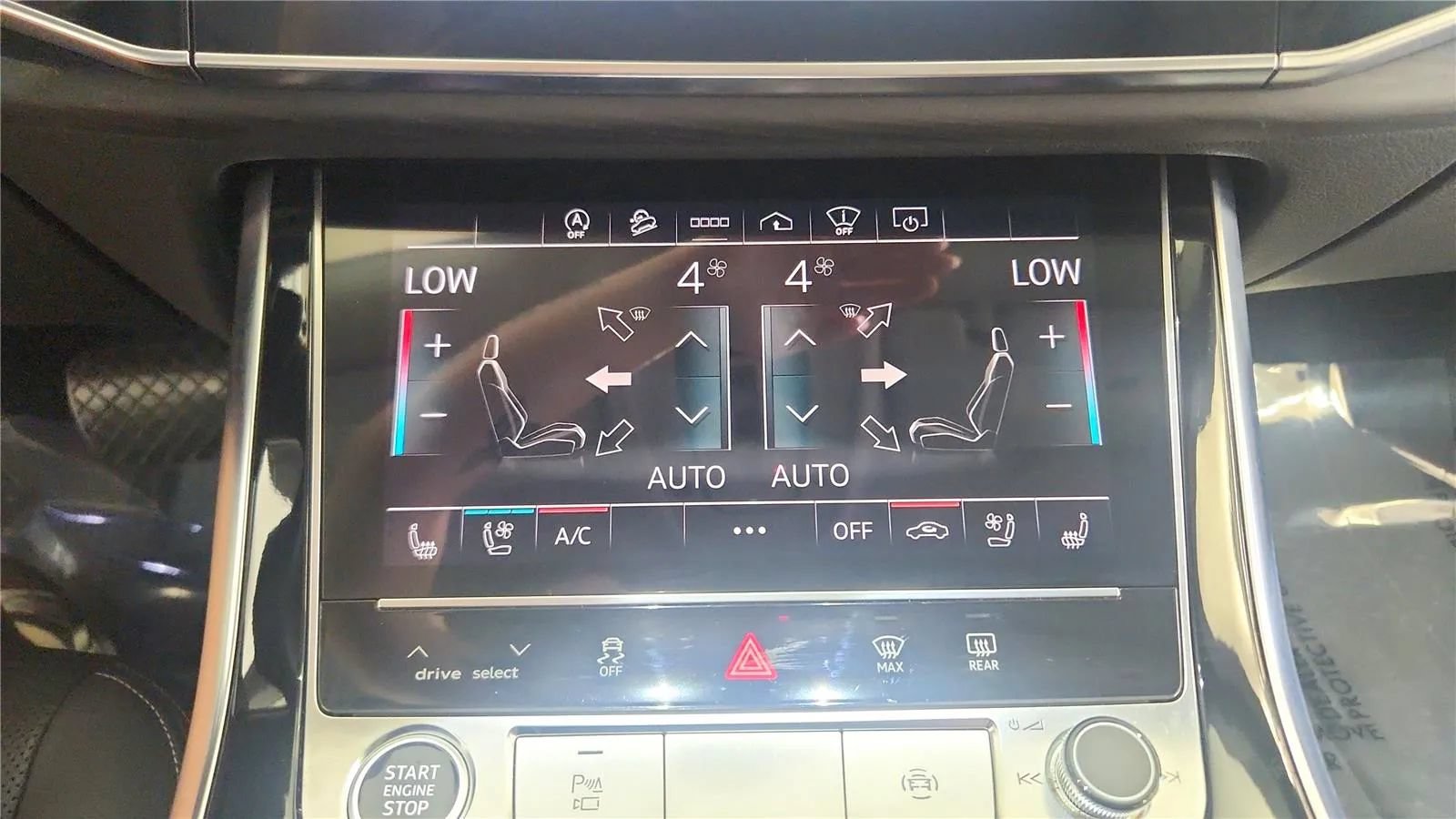 Used 2022 Audi Q8 Prestige AWD/4WD image 23
