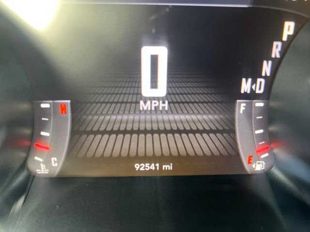 Used 2015 Dodge Challenger SXT image 18