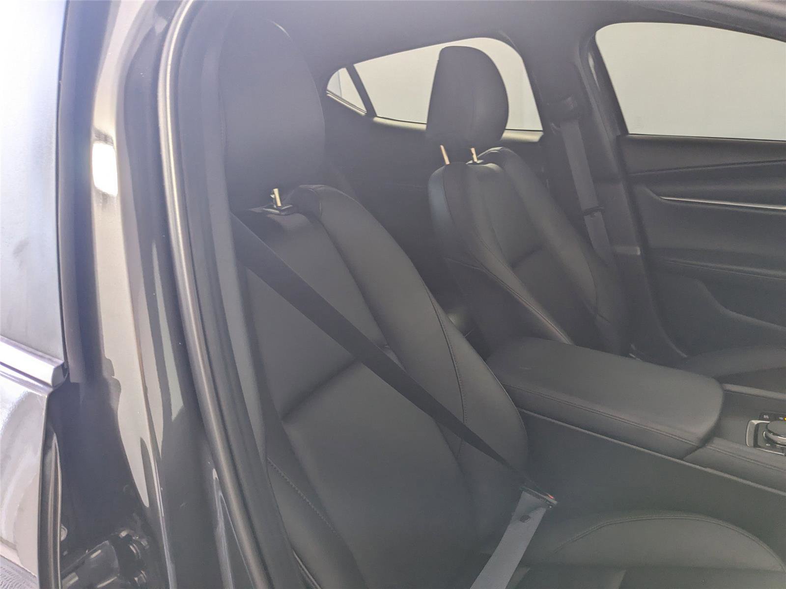Used 2023 MAZDA MAZDA3 s image 27