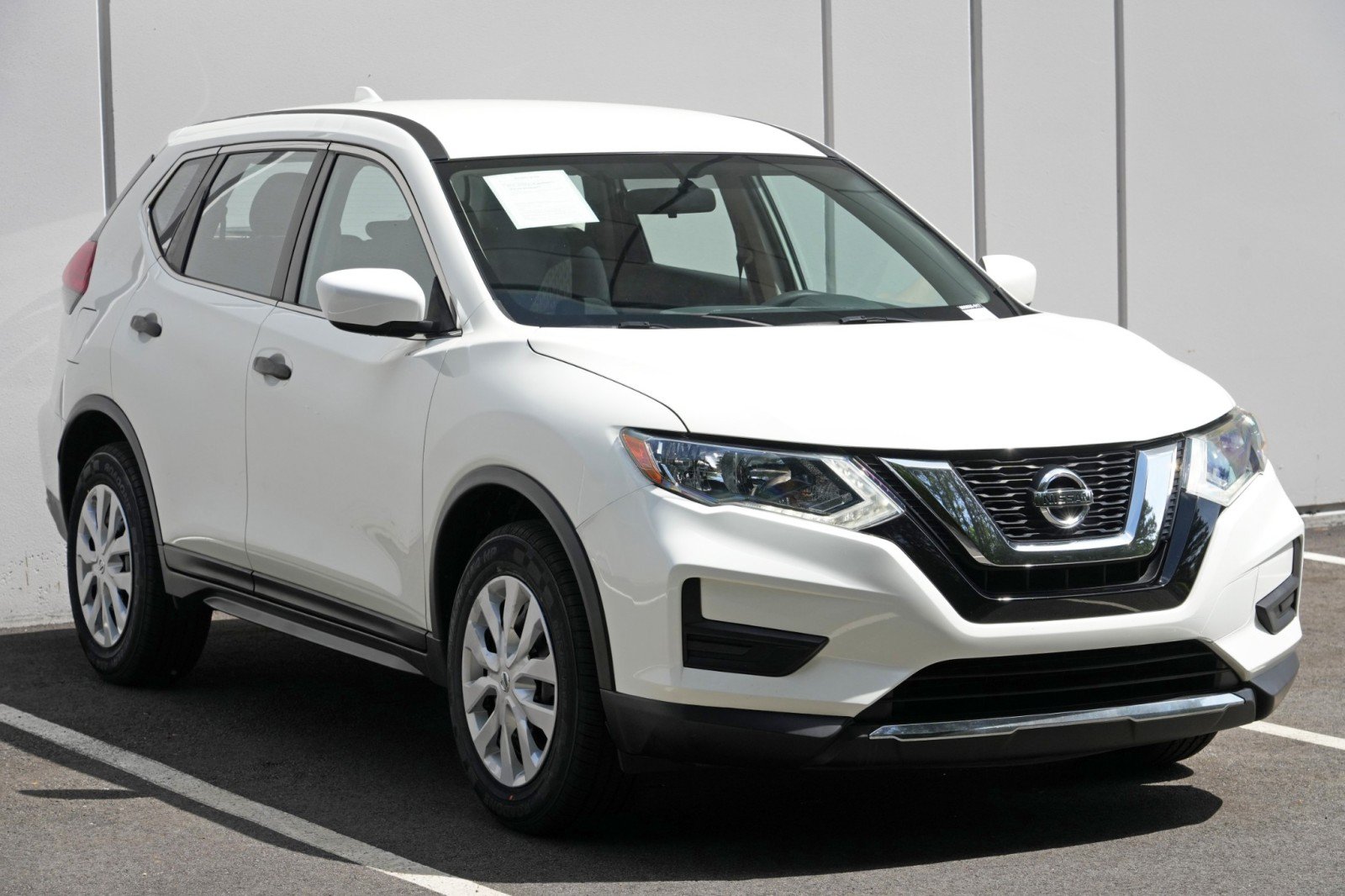 Used 2017 Nissan Rogue S AWD/4WD image 45