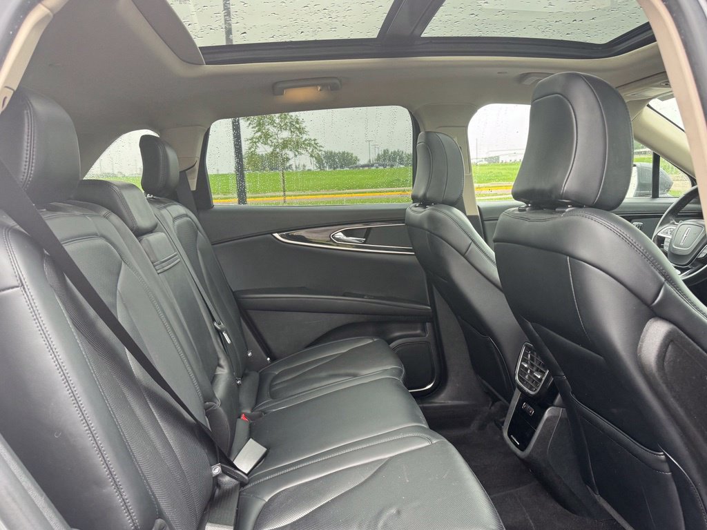 Used 2023 Lincoln Nautilus Reserve AWD/4WD image 31