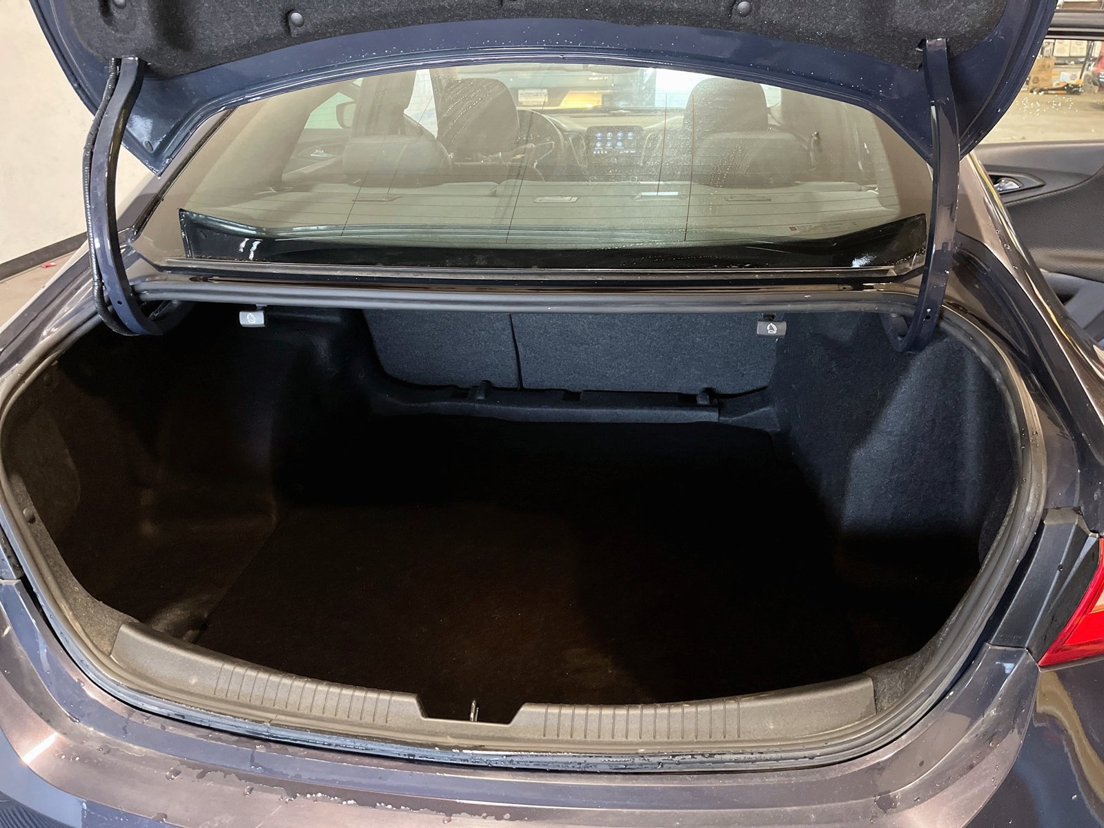 Used 2025 Chevrolet Malibu RS FWD image 25