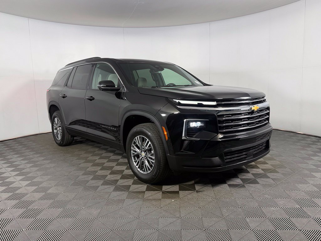 Used 2026 Chevrolet Traverse LT w/ Driver Confidence Package FWD image 4