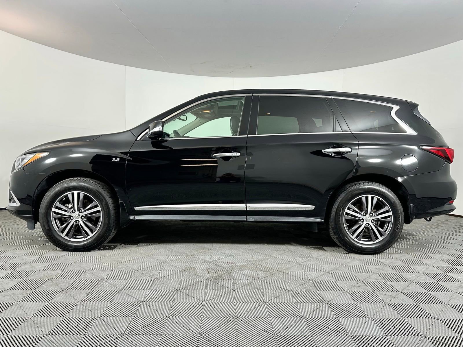 Used 2019 INFINITI QX60 Pure AWD/4WD image 18