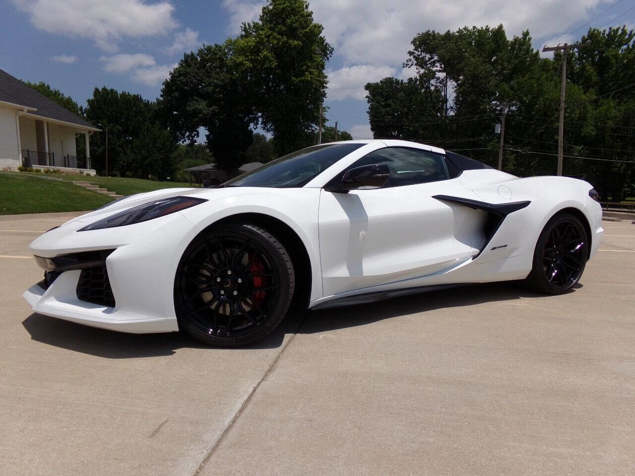 Used 2023 Chevrolet Corvette Z06 w/ 3LZ 70th Anniversary w/ Stealth Interior Trim Package image 41