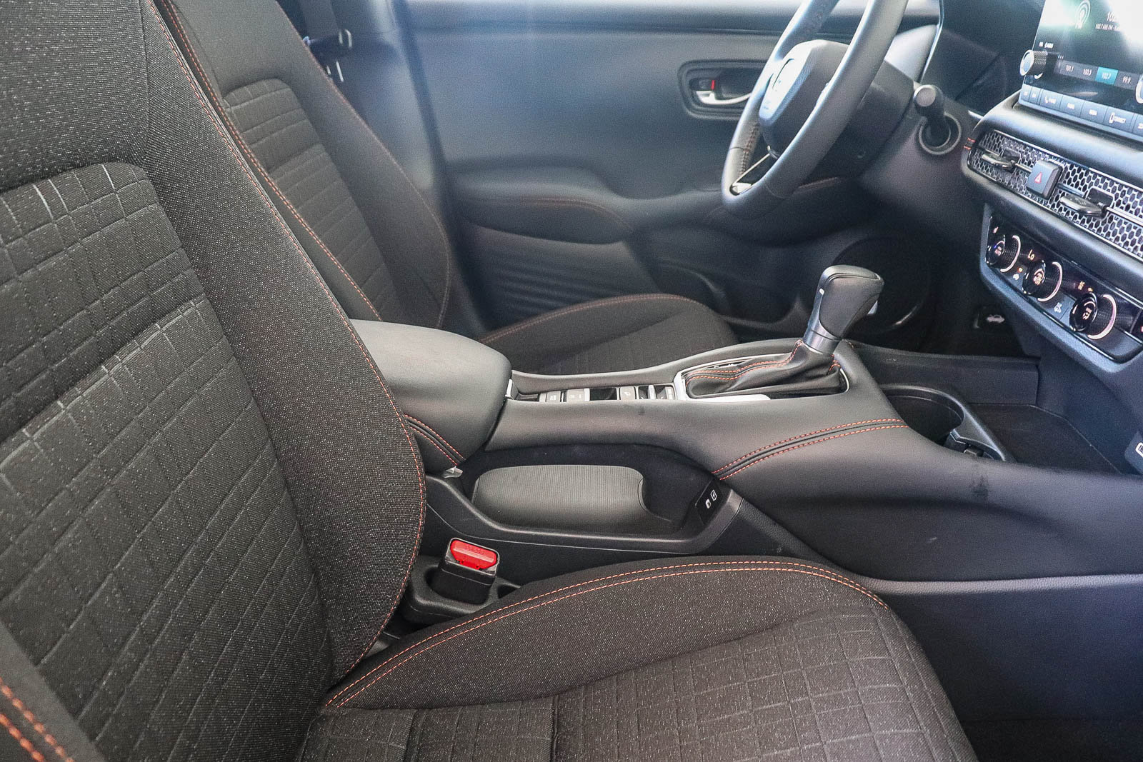 Certified 2025 Honda HR-V Sport image 19