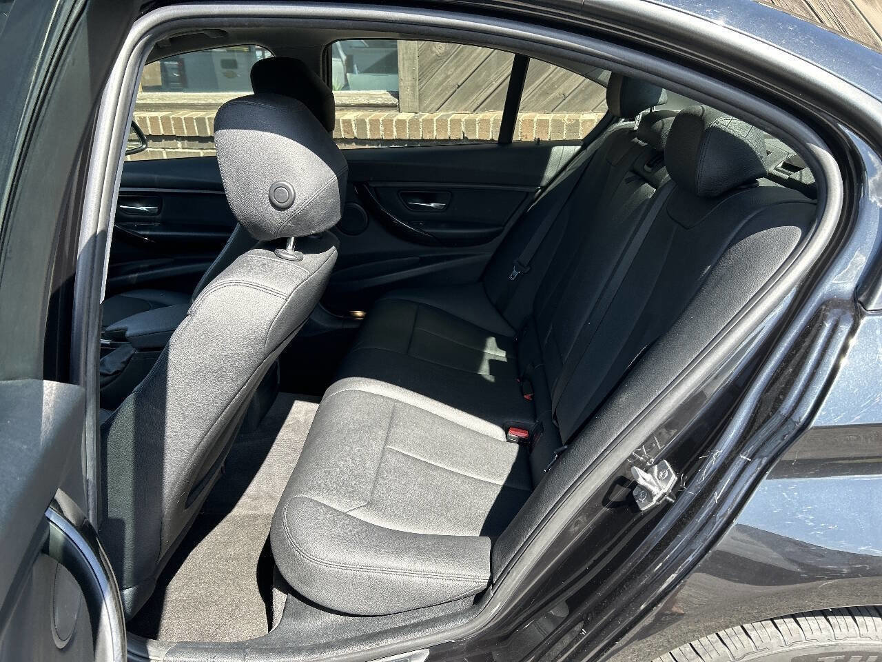 Used 2015 BMW 320i xDrive Sedan AWD/4WD image 14