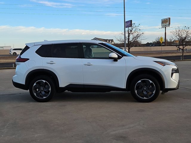 Used 2024 Nissan Rogue SV image 4