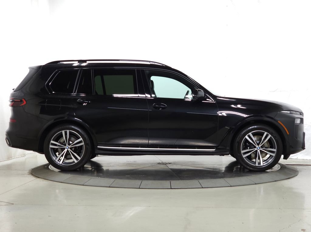 Used 2023 BMW X7 xDrive40i w/ M Sport Package AWD/4WD image 10